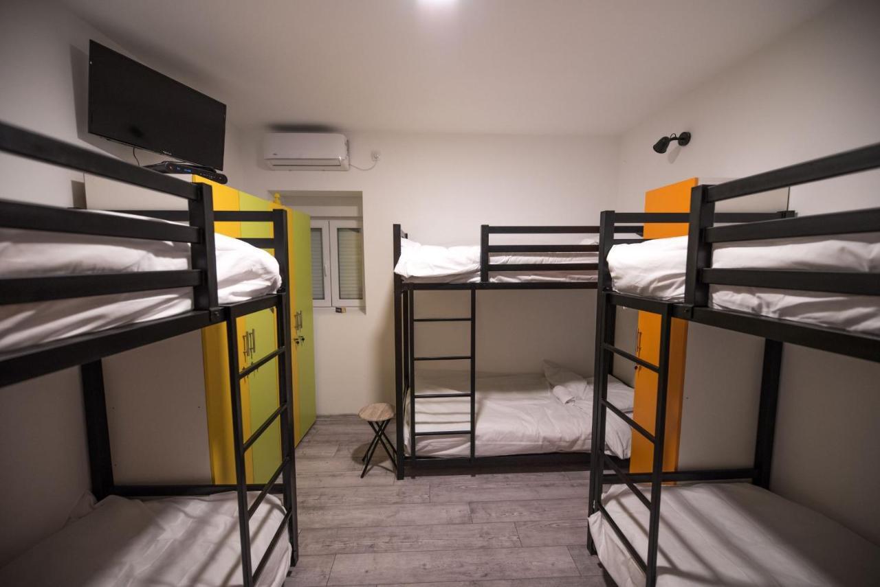 Hostel Evropa Нікшич Екстер'єр фото
